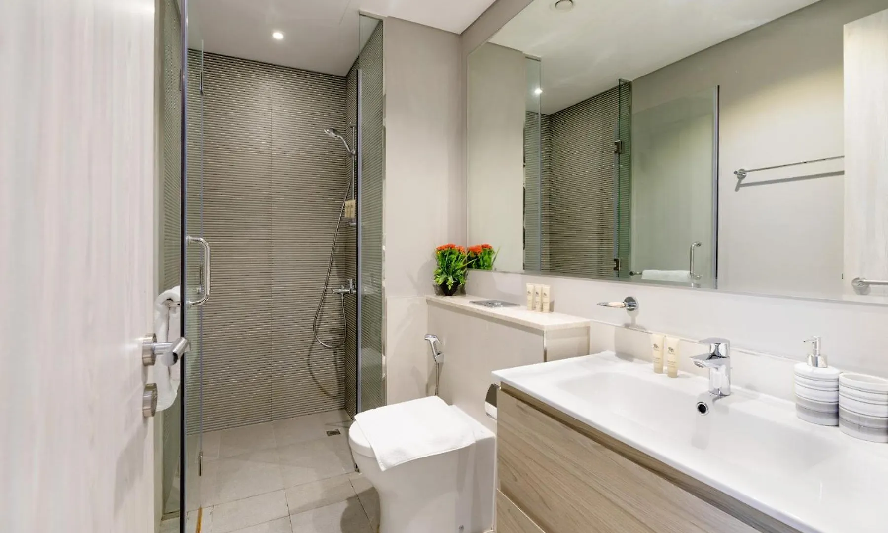 Stylish And Versatile For Business Or Leisure Dubai United Arab Emirates