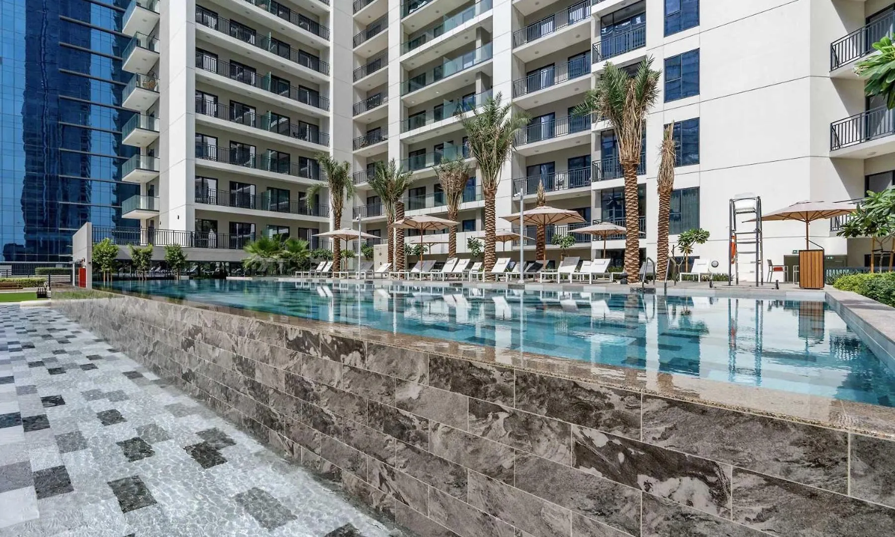 Stylish And Versatile For Business Or Leisure Dubai Apartment